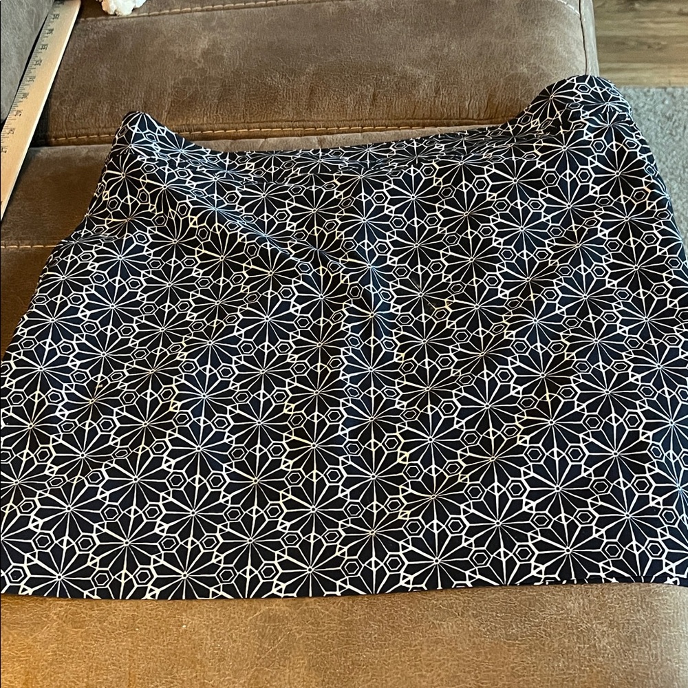 Chic Blue and White Geometric Skirt